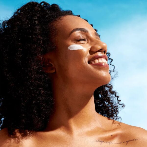PROTETOR SOLAR FPS60 WATERY LOTION 50ML - CREAMY - Imagem 4