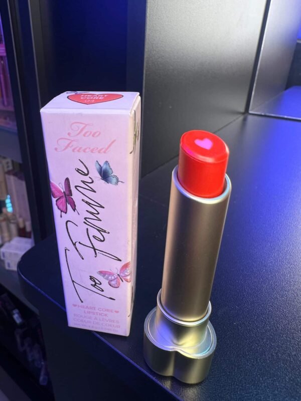 Batom Too Faced Femme Heart Core Lipstick - Imagem 2
